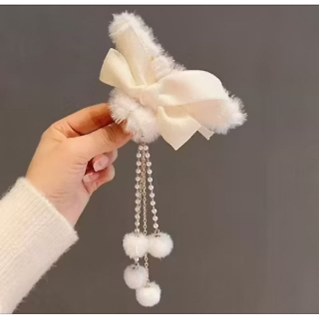 Pekanbaru Jepit Rambut Pompom Bulu
