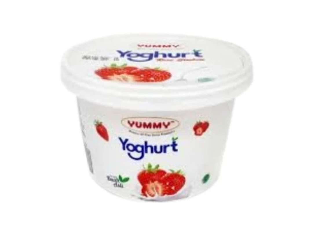 Pekanbaru Yummy Yoghurt Fruit Strawberry 100Gr Btl
